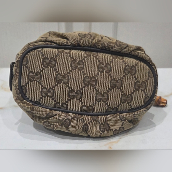 Gucci Tan/Brown GG Monogram Cosmetic Bag, Bamboo Zipper Pull - Picture 6 of 13